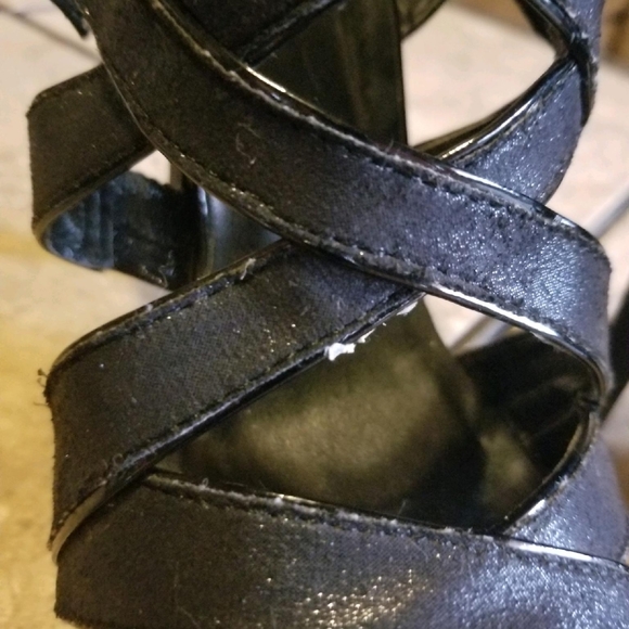 Black heels - Picture 3 of 3